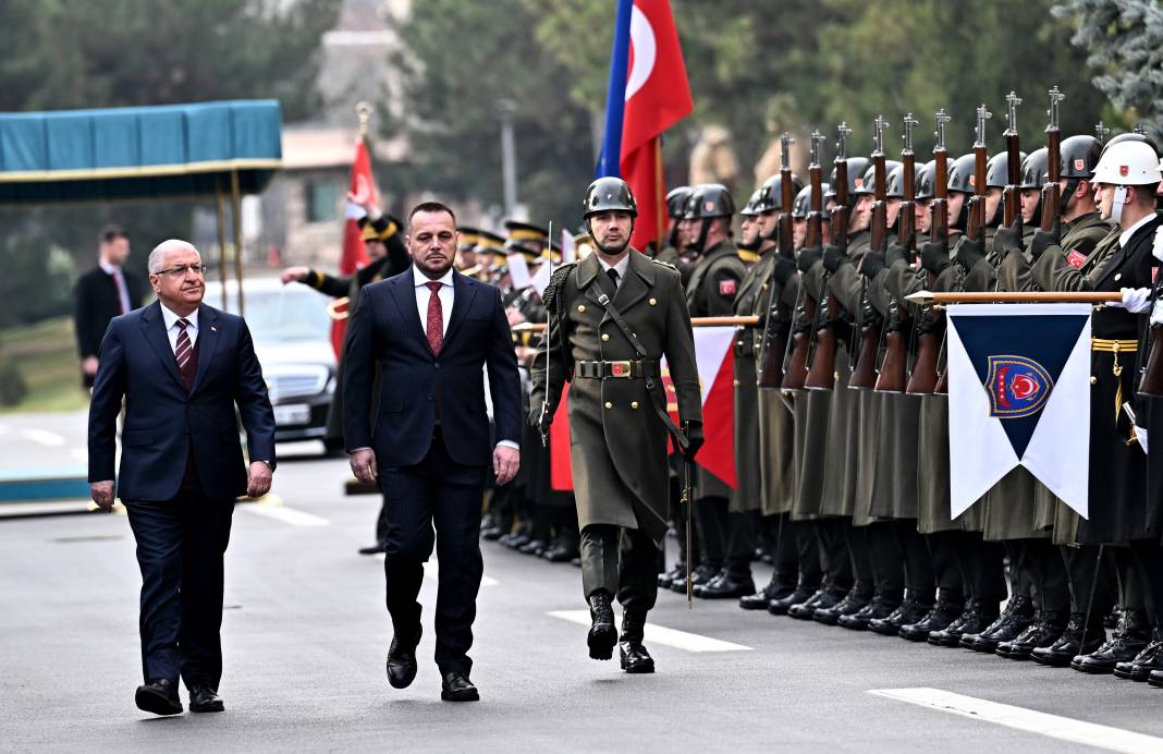 Bakan Güler, Kosovalı mevkidaşı ile bir araya geldi 2
